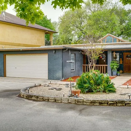 Riverfront Mcqueeney Duplex With Deck And Gas Grill!